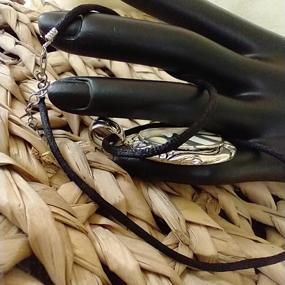 Pendant - Picture 5 of 12